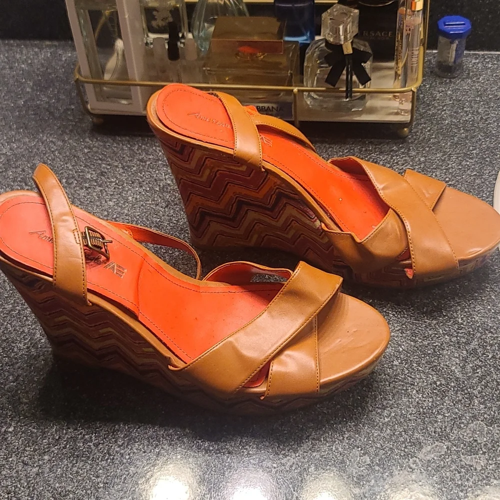 Multi color shoes - Picture 2 of 3